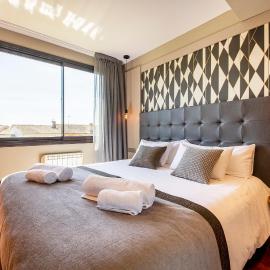 UP ROOMS BANYOLES，班約萊斯的飯店