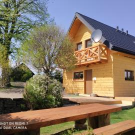 Apartamenty Pod Lipą, viešbutis mieste Liutoviska