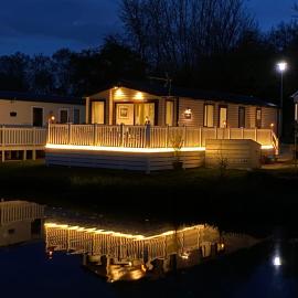 Auroras Dream Lodge - Hoburne Cotswolds Holiday Park, hotel a Cirencester