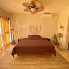 Aj Mun, Hotel Real Maya 3
