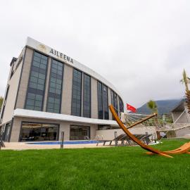 Aileena Hotel & Villas, מלון בקארטפה