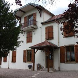 Chambre Hôte Maison de Campagne Sainte Barbe, hotel u gradu 'Mirecourt'