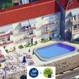 Hotel Komodor، فندق في دوبروفنيك