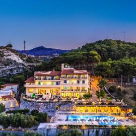 Forest Park Hotel، فندق في مدينة ريثيمنو