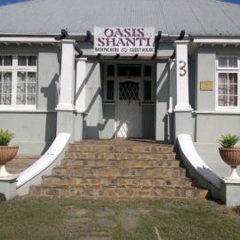 Oasis Shanti Backpackers, hotel sa Oudtshoorn