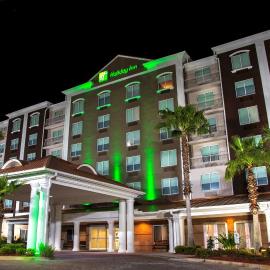 Holiday Inn & Suites Lake City by IHG โรงแรมในเลคซิตี้