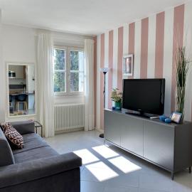 Appartamento 23 - bilocale vista lago, хотел в Тосколано Мадерно