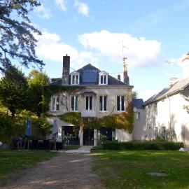 Maison lAmrique welcome you to one of their rooms Dogs are also welcomed