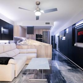 La Farola - Luxury Domotic Flat in Puerto Deportivo, Hotel in Marbella