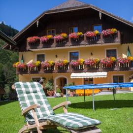 Bio-Bauernhof Vordergrubenbach - Familie Oberascher, hotel i Hintersee