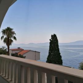 Apartments with sea view Drvenik Makarska riviera, hotel in Drvenik