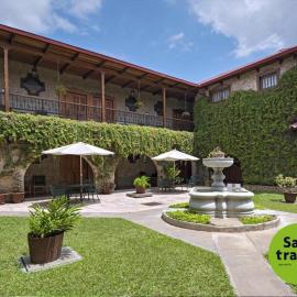 Hotel del Patio, hotel i Flores
