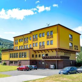 Hotel Zlatý Chlum, хотел в Česká Ves