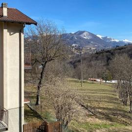 Alta Valle Intelvi LA MARINELLA, hotel in Lanzo dʼIntelvi