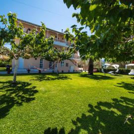 Artemis Pension, hôtel à Lygia