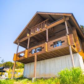 Awaji Seaside Log house in Goshiki 1, hotel en Sumoto