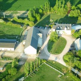 Gîte de la Ferme Florale Ponoie, hotel en Chezal-Benoît