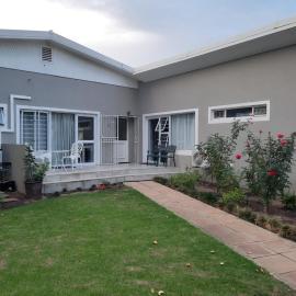 Dennecres4GuestRooms, hotel din Ceres