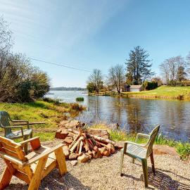 Chill Side Lake House, hotel u gradu Otis