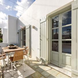 Strata Home by Rocks Estates, hotel en Kampos Paros