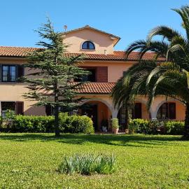 Villa Mandrioli: Cecina'da bir otel