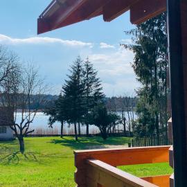 Domki nad jeziorem w Burdągu