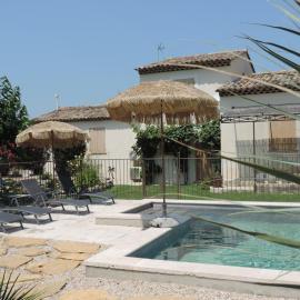 22 aout au 12 sept loc 2 ch, clim, piscine 11 x 5 vue Luberon