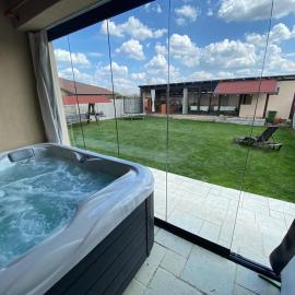 Sia & Sophie House Oradea, hotel en Sîntandrei