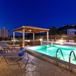 Maria's Luxurious Villa in Koskinou, hotel sa Koskinou