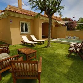 Chalet piscina privada Gran Alacant-Santa Pola-Aledama Homes, hotel in Santa Pola