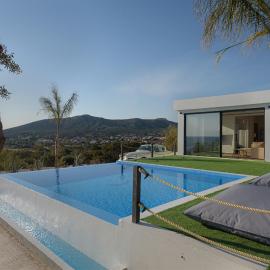 Sounio Black Villa