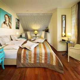 PARK VILLA zentral am Mittelrhein Zimmer&Apartments Self check in Aparthotel، فندق في بوبارد