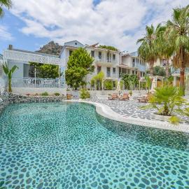 Salonika Suites, hotel in Oludeniz