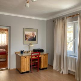 Baeckerei Mueller - große Unterkunft mit mid century Charme, zentral, sehr gut für Familien, privat, Stadt&Natur, Café im Haus, hotel u gradu Hajdenrajhštajn