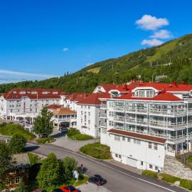 Dr. Holms Hotel, viešbutis mieste Jeilas