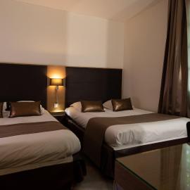 Hotel Restaurant du Centre et du Lauragais، فندق في كاستيلنوداري