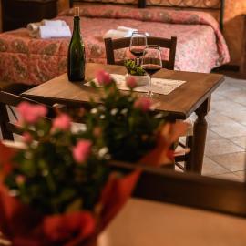 Agriturismo Stovali Da Lustrinu، فندق في Protte
