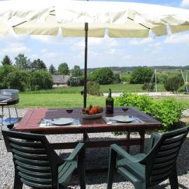 Appartement idéal près de Durbuy / Ideaal appartement nabij Durbuy / Ideal apartment near Durbuy, hotel v mestu Hotton