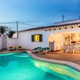 Villa Limon by Villa Plus, hotel in Cala en Porter