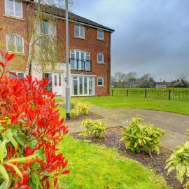 2-BR Apartment, En-suite, Allocated Parking, next to Playground