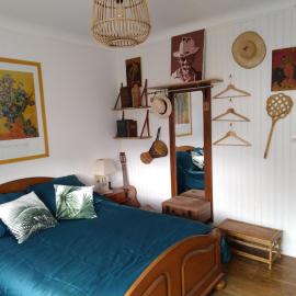 Chambre César B&B- au 1er - Villa Chaumonty, hotel in Périgueux