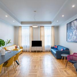 Dandelion Apartments XIXc Cottage with Free Parking, hotel Rigában