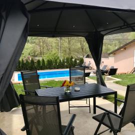 Drinska Idila apartmani、Vrhpoljeのホテル