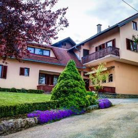 Apartments and Rooms Štefanac, hotell i Slunj