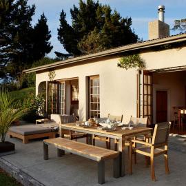 Hiwi at Tahi - luxury bungalow with seaviews, hotel v destinaci Pataua