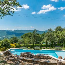 BORGO PARADISO 4&2, Emma Villas, hotel in Ciciano