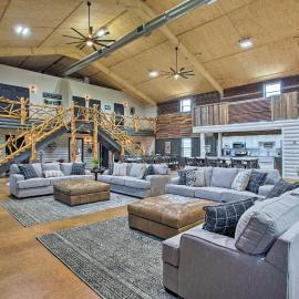 'The Copper Roost': Lake Texoma Escape w/ Hot Tub, hotel a Calera