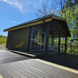 VIP Yellow dream house Sodyba Geras geltona žalia raudona violetinė, hotel a Anykščiai
