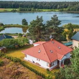 Dom blisko jeziora i Szarloty, hotel em Rotembark