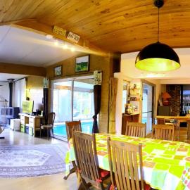 Maison conviviale 8 personne avec piscine intérieure, à la campagne, hotel sa Saint-Pardoux-le-Vieux